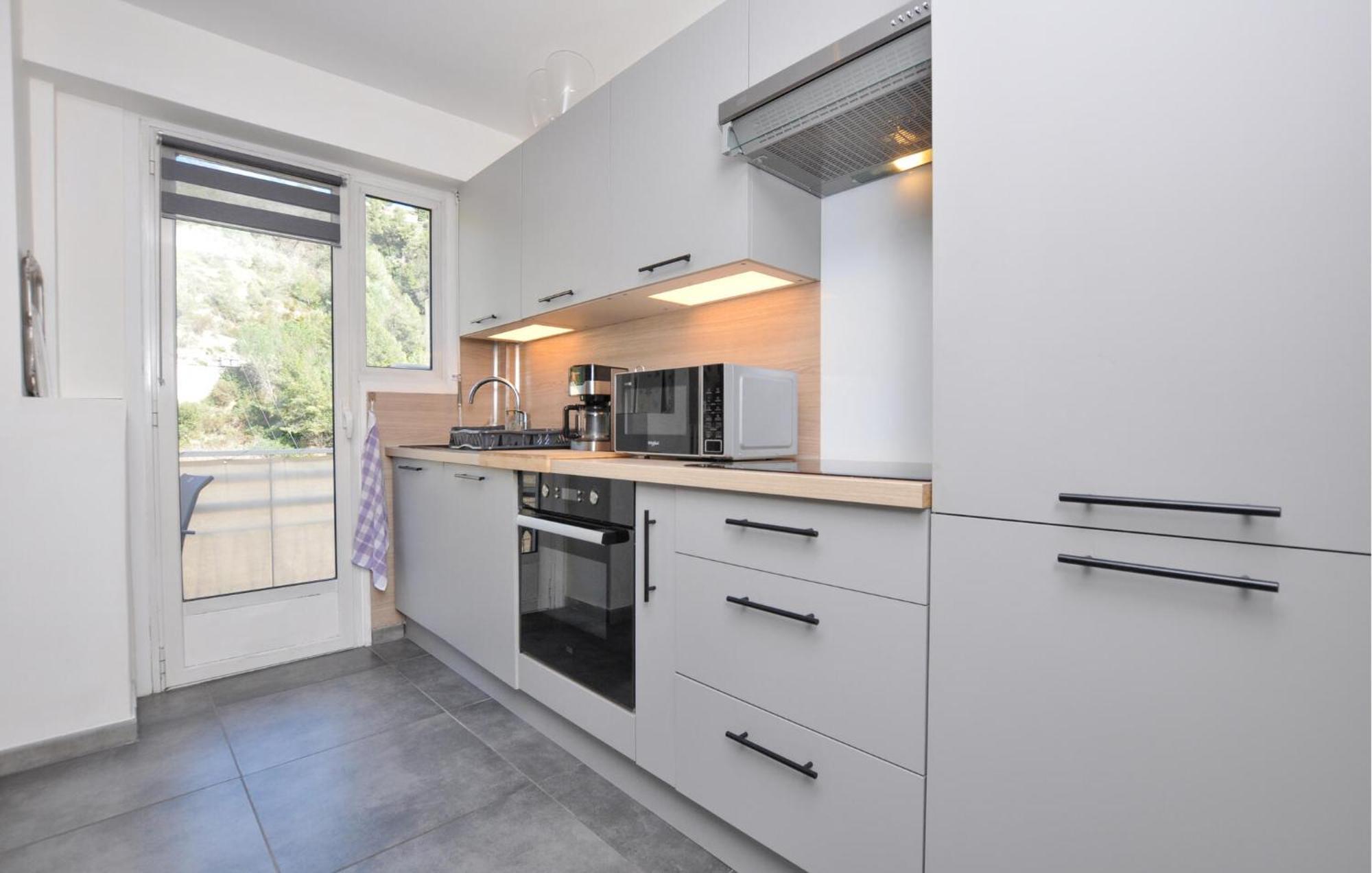 Amazing In With Kitchen