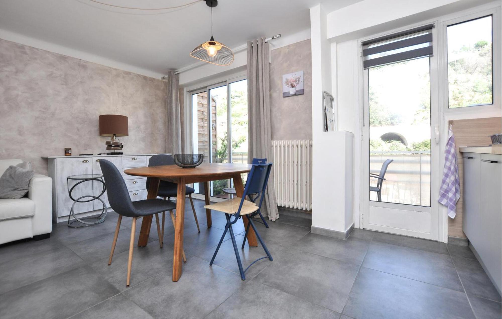 Amazing In With Kitchen *